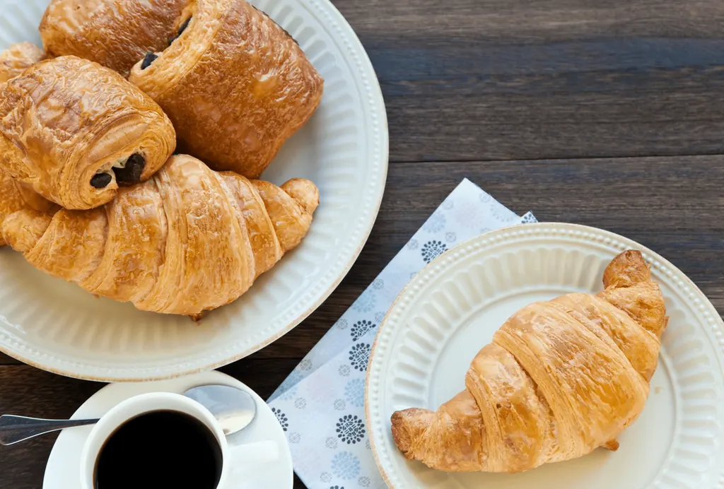 Petit déjeuner en crique pendant l'excursion en jet ski au départ de Mandelieu